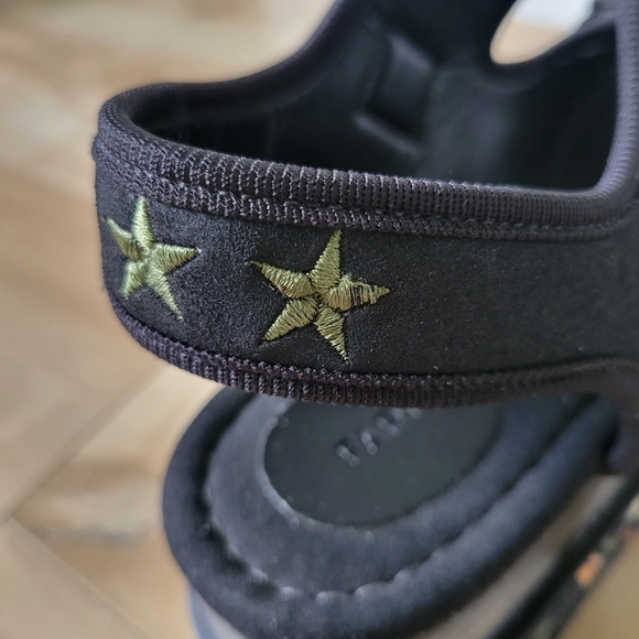 FARM Rio Platform Floral Velcro Strap Sandals - Picture 9 of 9